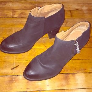 Black Leather & Suede Sperry Zip-Up Booties